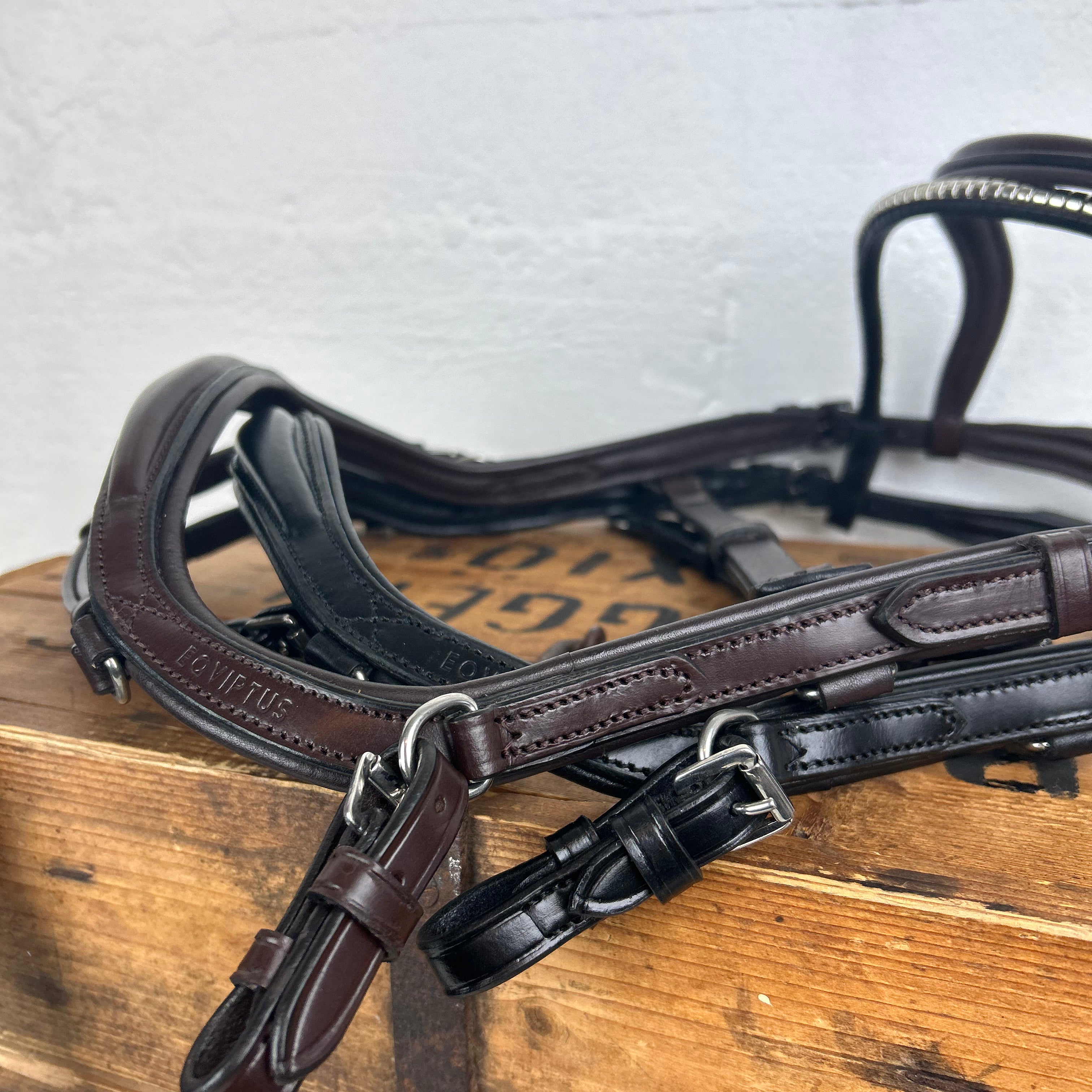 Ayollar hammomida jinsiy aloqada bolgan yigit Qul bilan orgazm